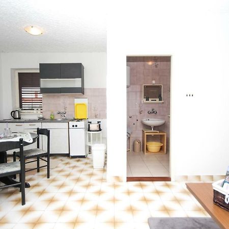Tribunj Apartmani Esterno foto
