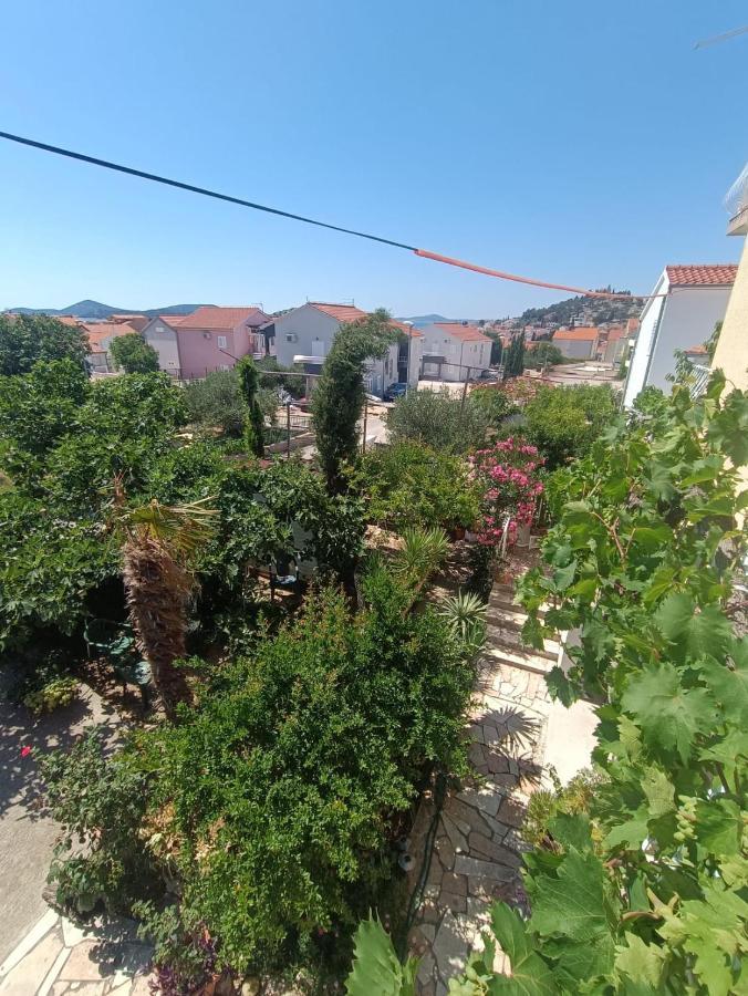 Tribunj Apartmani Esterno foto