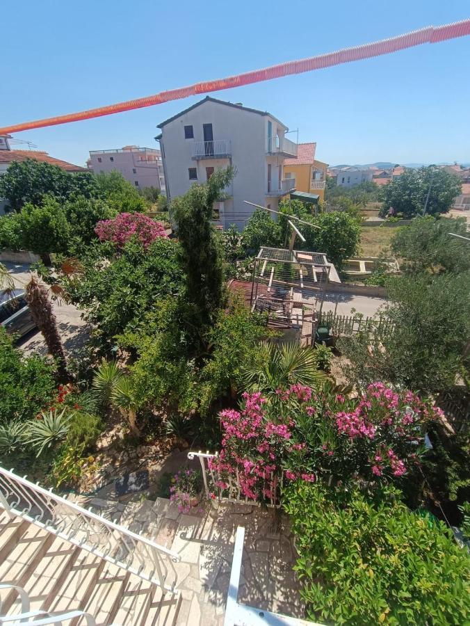 Tribunj Apartmani Esterno foto