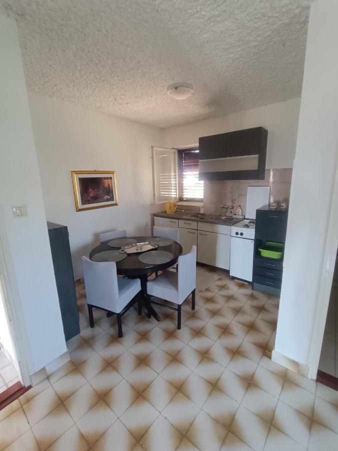 Tribunj Apartmani Esterno foto