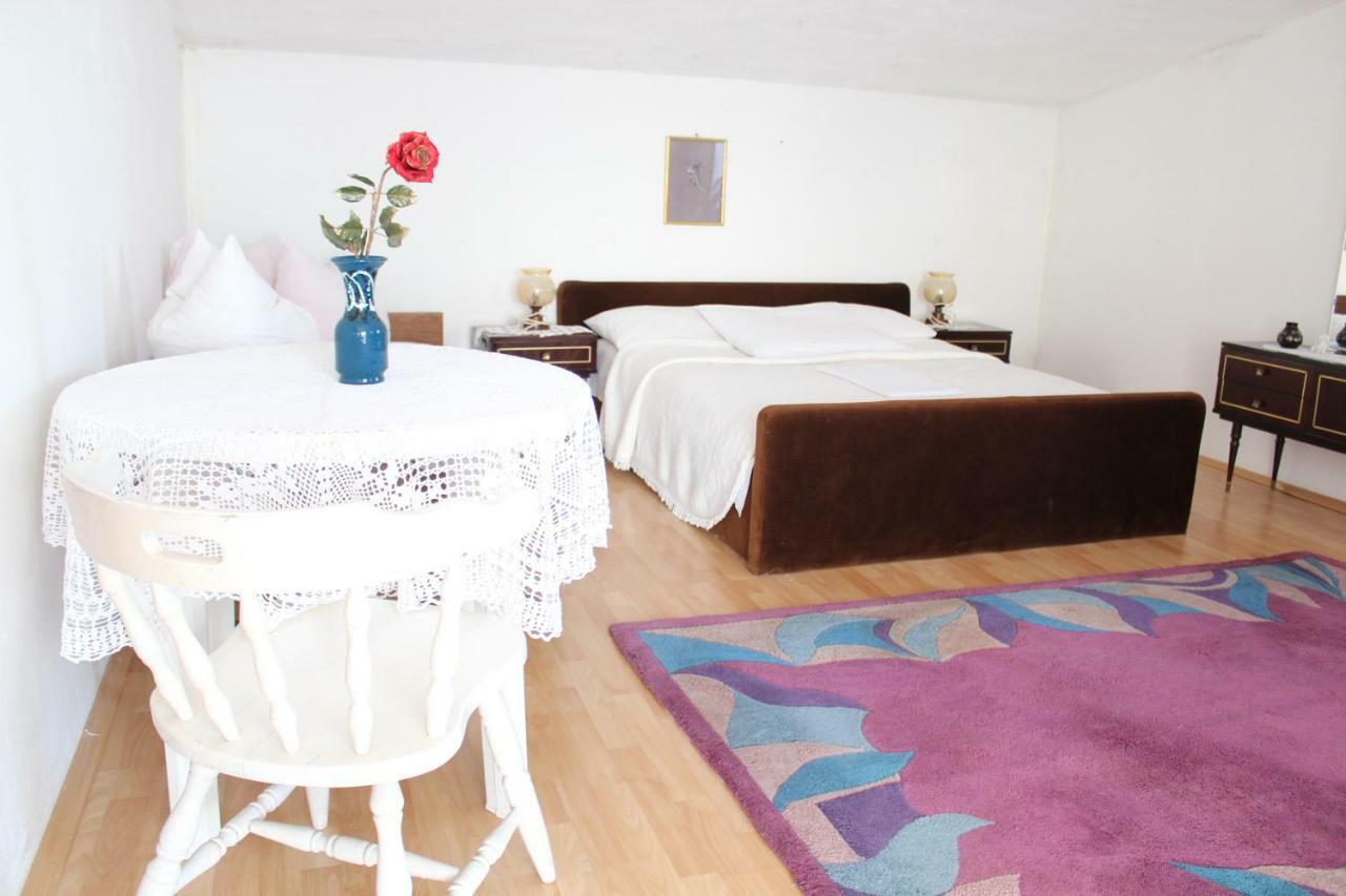 Tribunj Apartmani Esterno foto