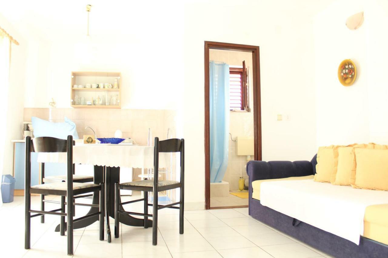 Tribunj Apartmani Esterno foto