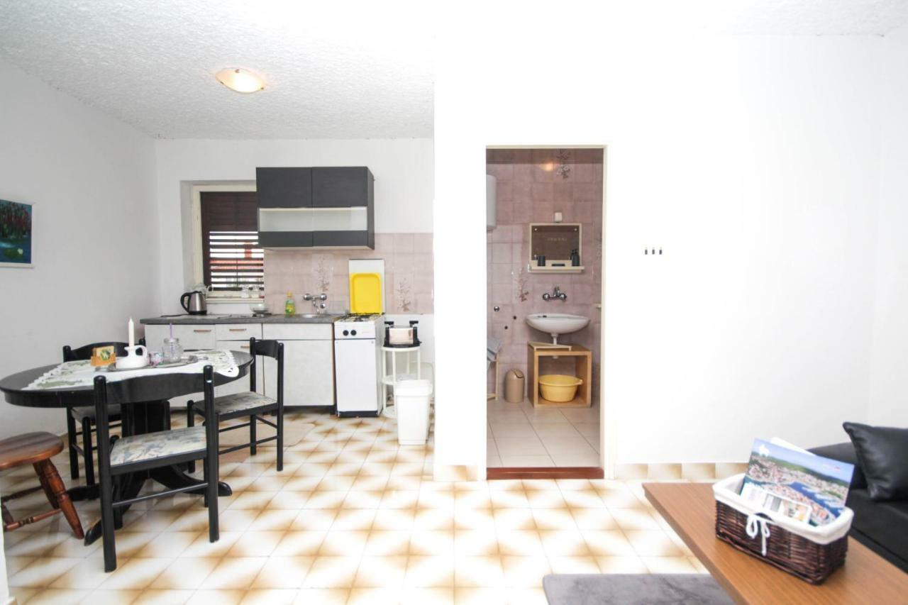 Tribunj Apartmani Esterno foto