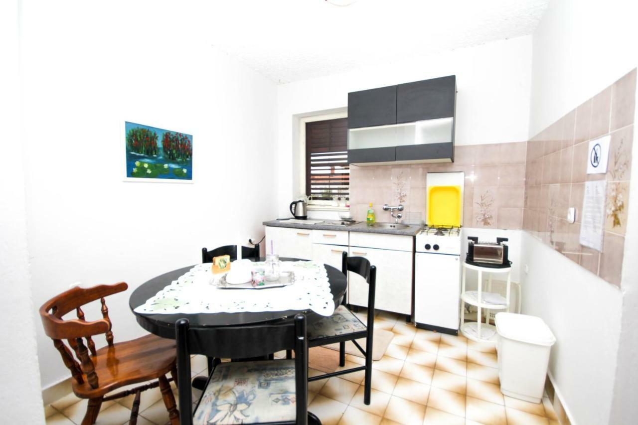 Tribunj Apartmani Esterno foto